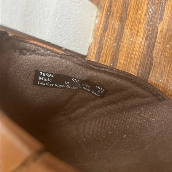 Clarks Soft leather, 2 inch clogs : super comfortable, condition used - Picture 4 of 8